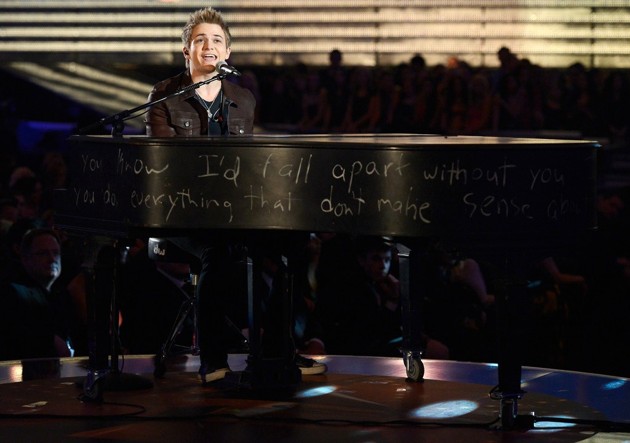 Gambar Foto Penampilan Hunter Hayes di Panggung Grammy Awards 2013
