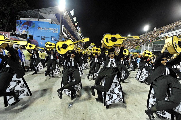 Gambar Foto Alat Musik Menjadi Salah Satu Tema yang Dibawakan Peserta Karnaval