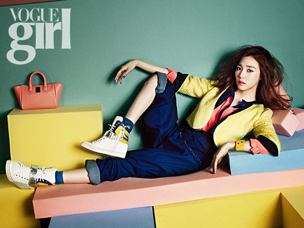 Gambar Foto Tiffany Girls' Generation Berpartisipasi di Proyek 'Pink Wings' Majalah Vogue Girl Edisi Maret 2013