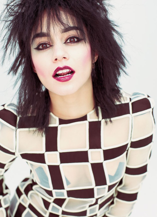 Gambar Foto Vanessa Hudgens di Majalah Paper Edisi Maret 2013