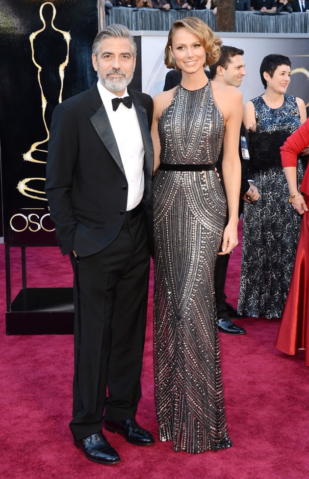 Foto George Clooney dan Stacy Keibler di Red Carpet Oscar 2013