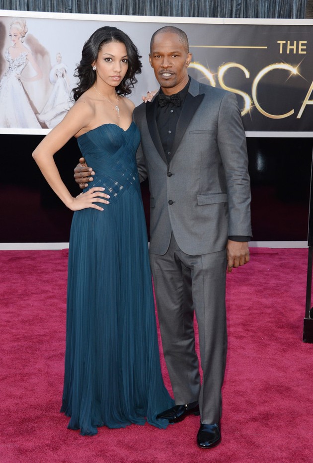 Gambar Foto Jamie Foxx di Red Carpet Oscar 2013