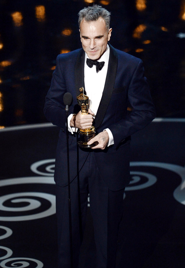 Foto Daniel Day-Lewis Raih Piala Best Actor in a Leading Role