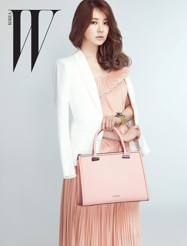 Gambar Foto Yoon Eun Hye di Majalah W Korea Edisi Maret 2013