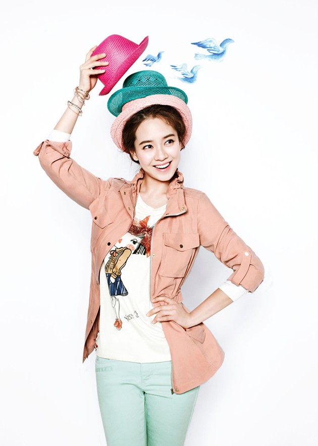 Gambar Foto Song Ji Hyo di Katalog Fashion Yesse Edisi Musim Semi 2013