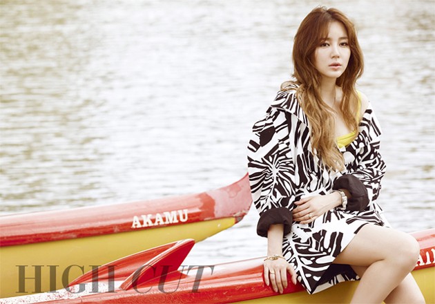 Gambar Foto Yoon Eun Hye di Majalah High Cut Edisi Maret 2013