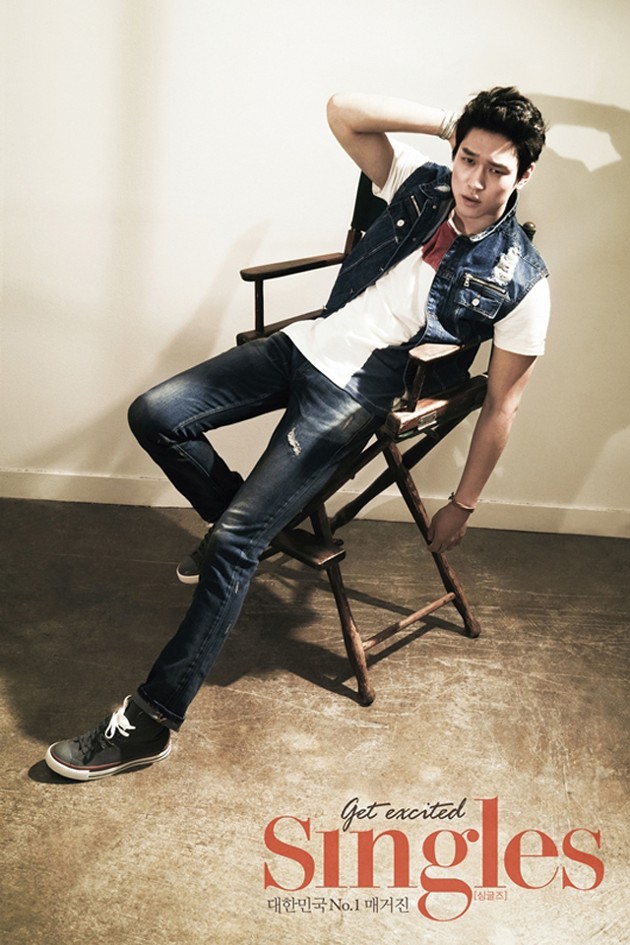 Gambar Foto Go Kyung Pyo di Majalah Singles Edisi Maret 2013