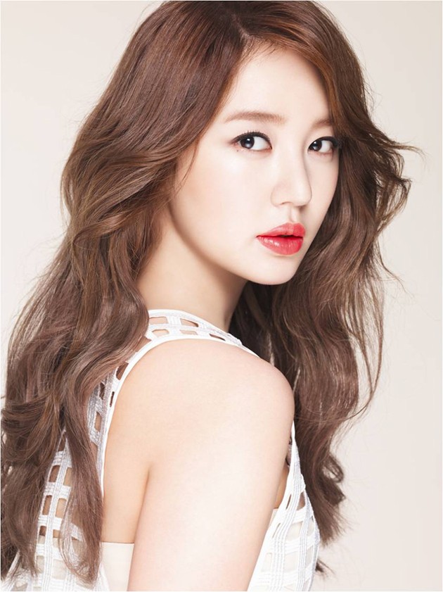 Gambar Foto Yoon Eun Hye di Iklan Kosmetik MAC