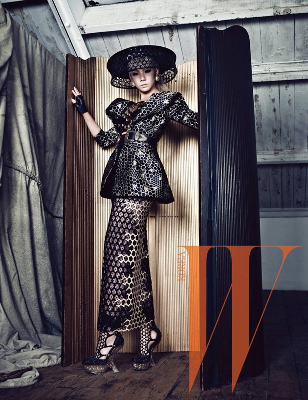 Gambar Foto CL 2NE1 di Majalah W Korea Edisi April 2013
