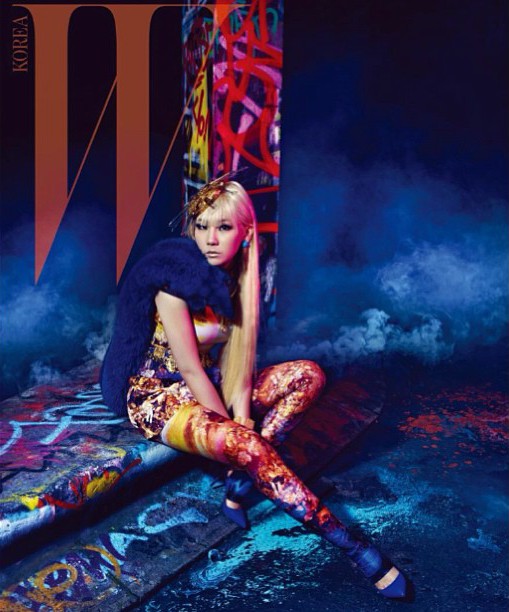 Gambar Foto CL 2NE1 di Majalah W Korea Edisi April 2013