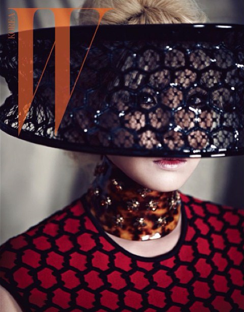 Gambar Foto CL 2NE1 di Majalah W Korea Edisi April 2013