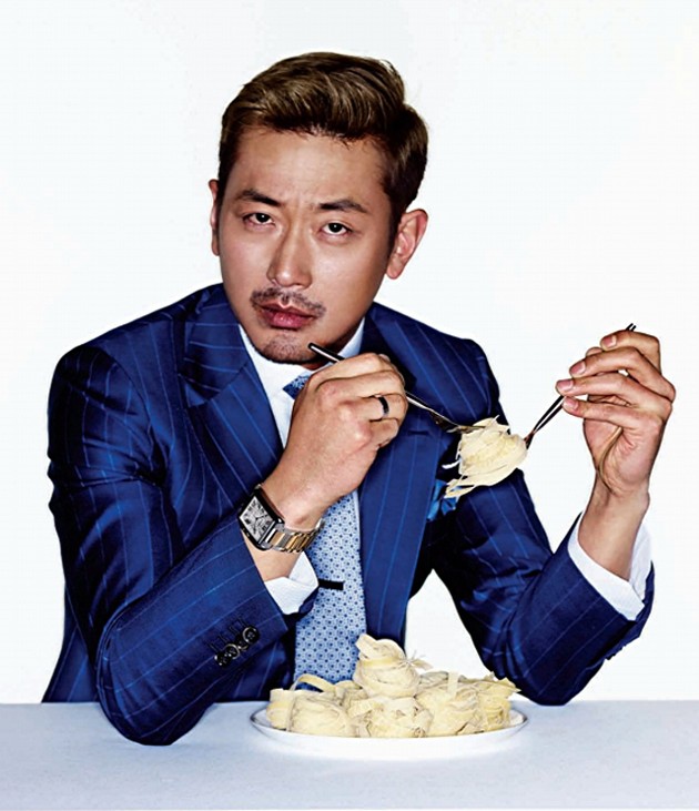 Gambar Foto Ha Jung Woo di Majalah Esquire Korea Edisi April 2013