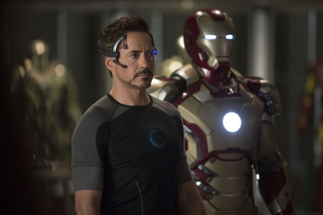 Gambar Foto Akting Robert Downey Jr. di Film 'Iron Man 3'