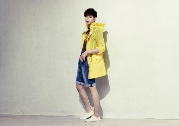 Gambar Foto Lee Jong Suk di Katalog Fashion Jambangee Edisi Musim Panas 2013