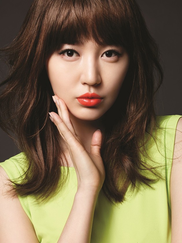 Gambar Foto Yoon Eun Hye di Iklan Lipstik MAC