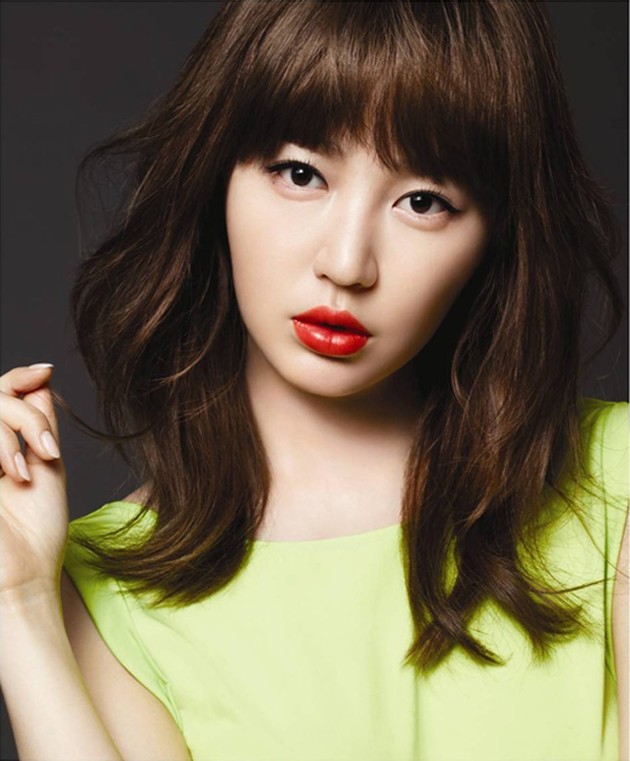 Gambar Foto Yoon Eun Hye di Iklan Lipstik MAC