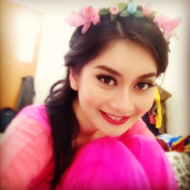 Ayu Pratiwi: Berita, Foto, Video, Lirik Lagu, Profil & Bio | Halaman