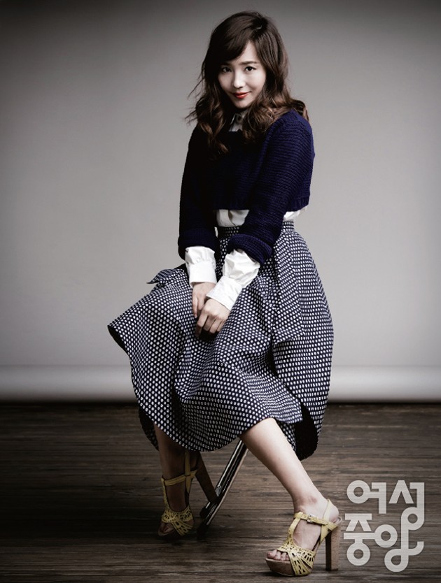 Gambar Foto Eugene di Majalah Women's Central Edisi Mei 2013
