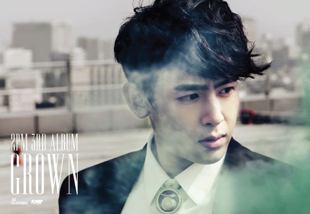 Gambar Foto Nichkhun 2PM di Poster Album 'Grown'