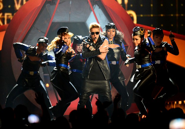 Gambar Foto Penampilan Justin Bieber di Billboard Music Awards 2013