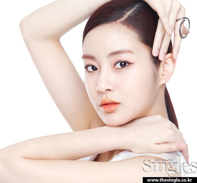 Gambar Foto Kang Sora di Majalah Singles Edisi Juni 2013