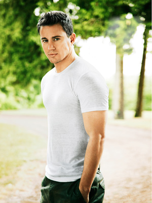 Gambar Foto Channing Tatum di Majalah Cosmopolitan Edisi Juni 2013