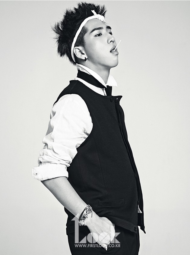 Gambar Foto Baro B1A4 di Majalah 1stLook Edisi Juni 2013