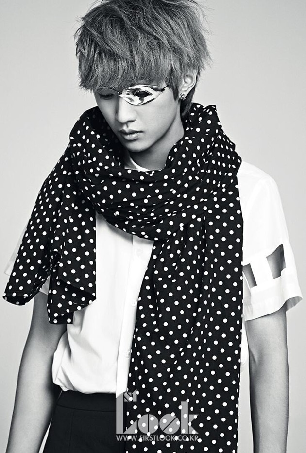 Gambar Foto Jinyoung B1A4 di Majalah 1stLook Edisi Juni 2013
