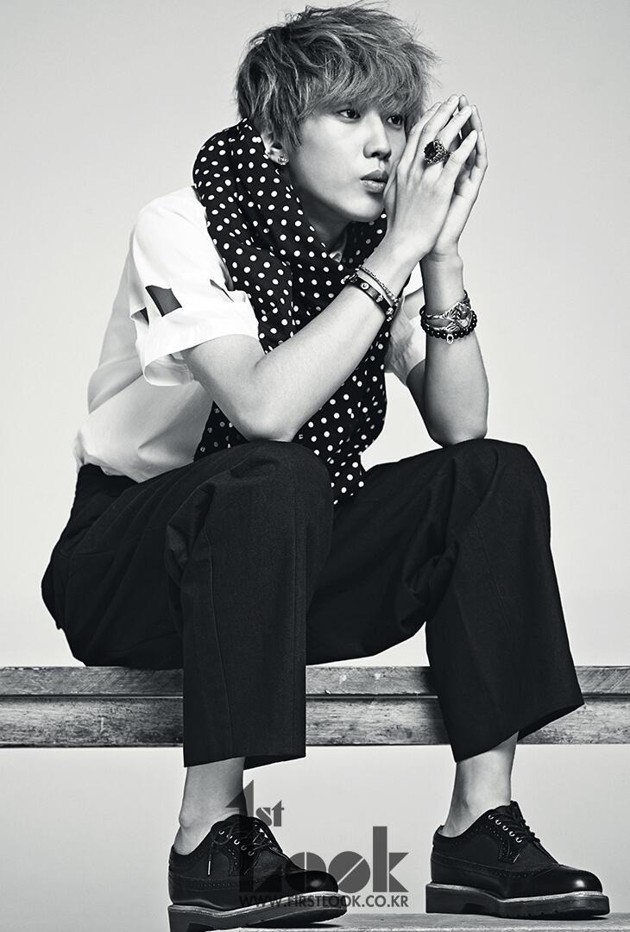 Gambar Foto Jinyoung B1A4 di Majalah 1stLook Edisi Juni 2013