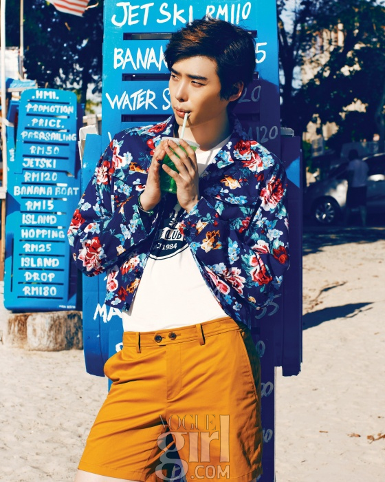 Gambar Foto Lee Jong Suk di Majalah Vogue Girl Edisi Juni 2013