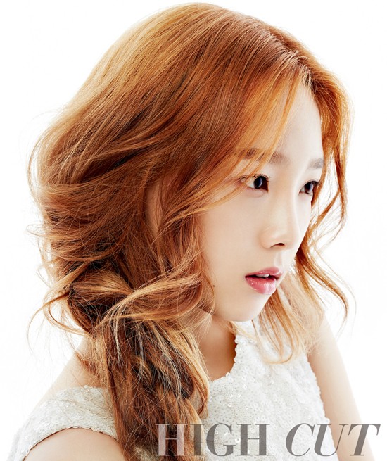 Gambar Foto Tae Yeon Girls' Generation di Majalah High Cut Edisi Juni 2013