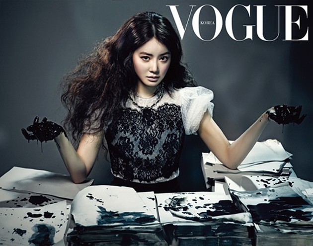 Gambar Foto Lee Si Young di Majalah Vogue Korea Edisi Juli 2013