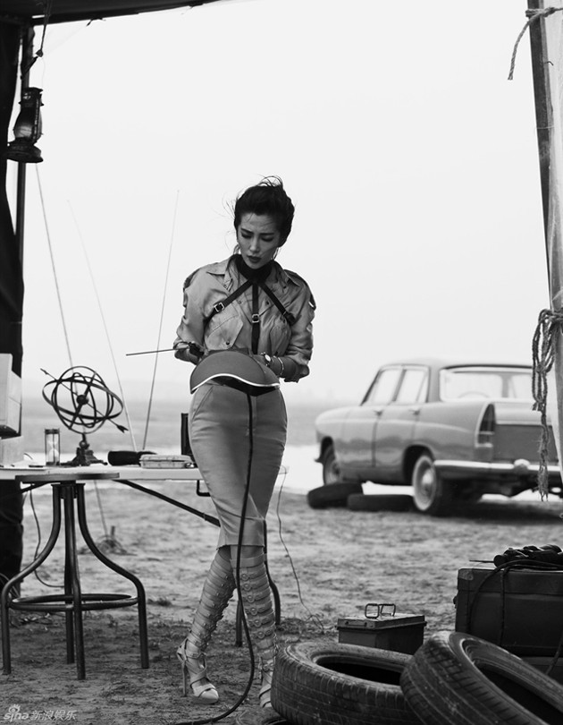 Gambar Foto Li Bingbing di Majalah Esquire China Edisi Juli 2013