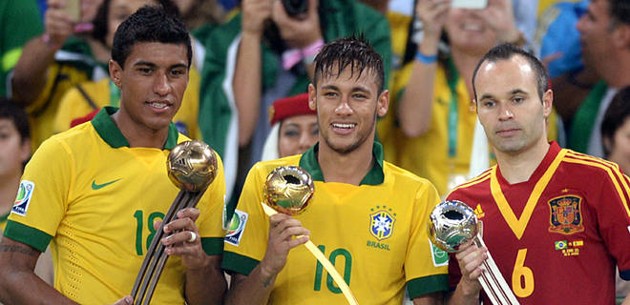 Gambar Foto Neymar, Andres Iniesta dan Paulinho Sabet Gelar Juara Individu