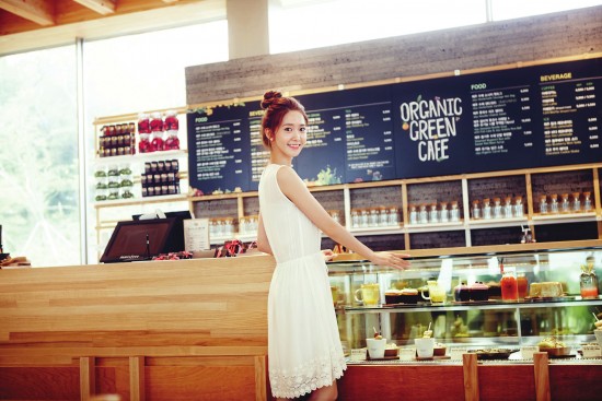 Gambar Foto Yoona Girls' Generation di Iklan Kosmetik Innisfree