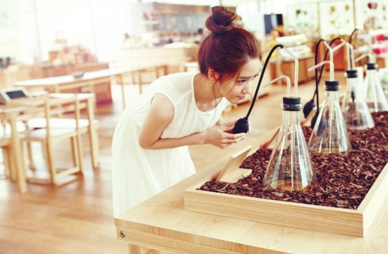 Gambar Foto Yoona Girls' Generation di Iklan Kosmetik Innisfree