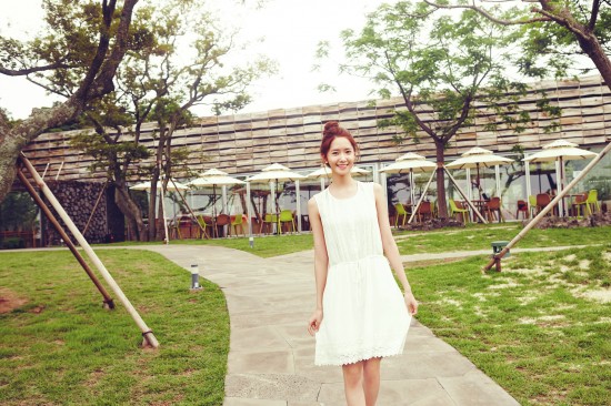 Gambar Foto Yoona Girls' Generation di Iklan Kosmetik Innisfree