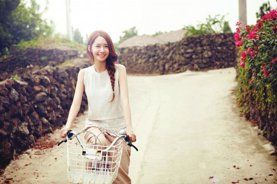 Gambar Foto Yoona Girls' Generation di Iklan Kosmetik Innisfree