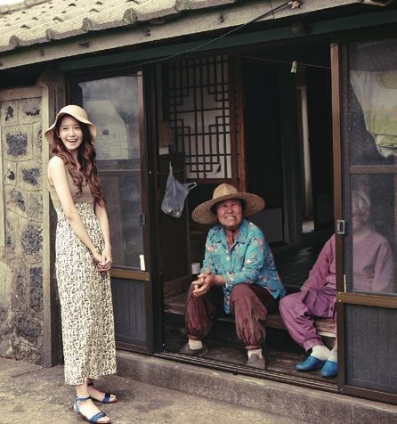 Gambar Foto Yoona Girls' Generation di Iklan Kosmetik Innisfree