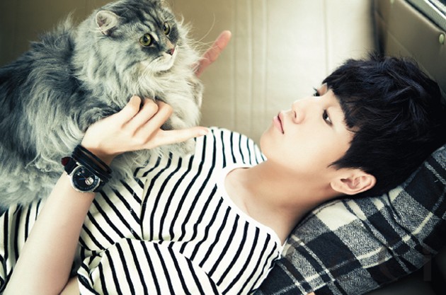 Gambar Foto Lee Hyun Woo di Majalah CeCi Edisi Juli 2013