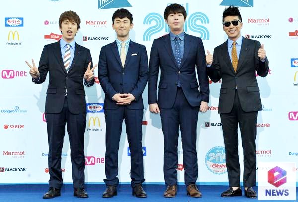 Gambar Foto Daybreak di Blue Carpet Mnet 20's Choice Awards 2013