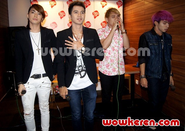 Gambar Foto S4 di Acara Grand Launching BonChon Indonesia