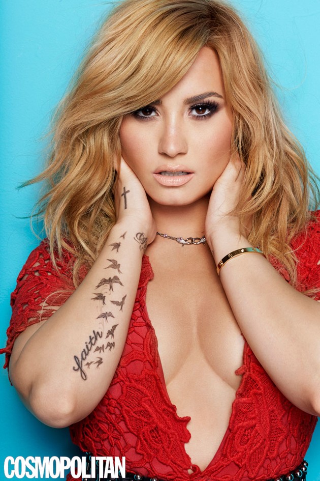 Foto Demi Lovato di Majalah Cosmopolitan Edisi Agustus 2013