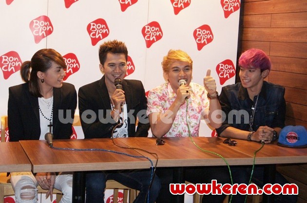 Gambar Foto S4 di Acara Grand Launching BonChon Indonesia