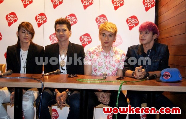 Gambar Foto S4 di Acara Grand Launching BonChon Indonesia