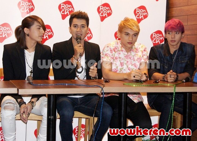 Gambar Foto S4 di Acara Grand Launching BonChon Indonesia