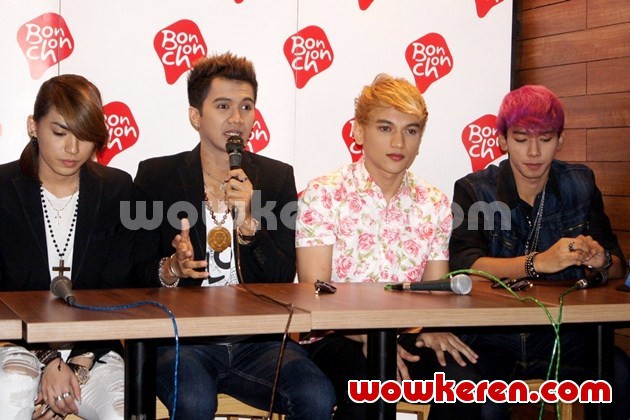 Gambar Foto S4 di Acara Grand Launching BonChon Indonesia