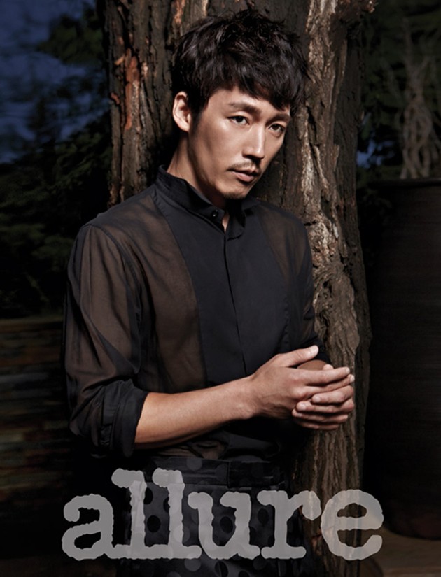 Gambar Foto Jang Hyuk di Majalah Allure Edisi Agustus 2013