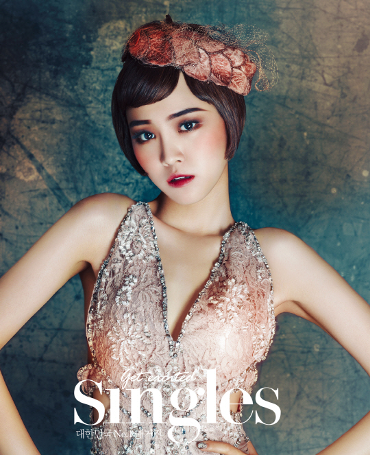 Gambar Foto Na Eun A Pink di Majalah Singles Edisi Agustus 2013