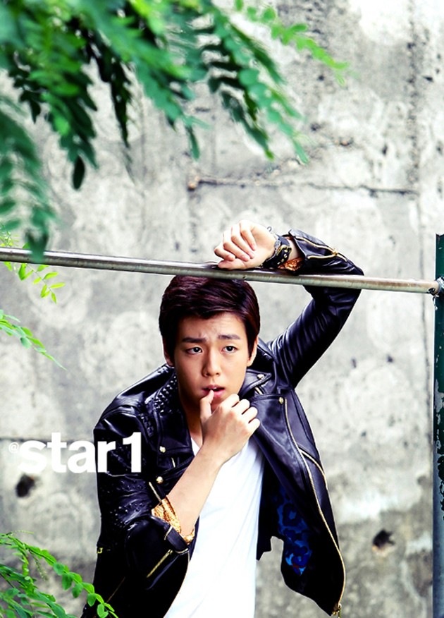 Gambar Foto Lee Hyun Woo di Majalah @Star1 Edisi Agustus 2013